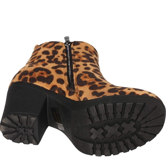 Leopard Grunge Slip on Chunky Heel Booties - Picture 6 of 6